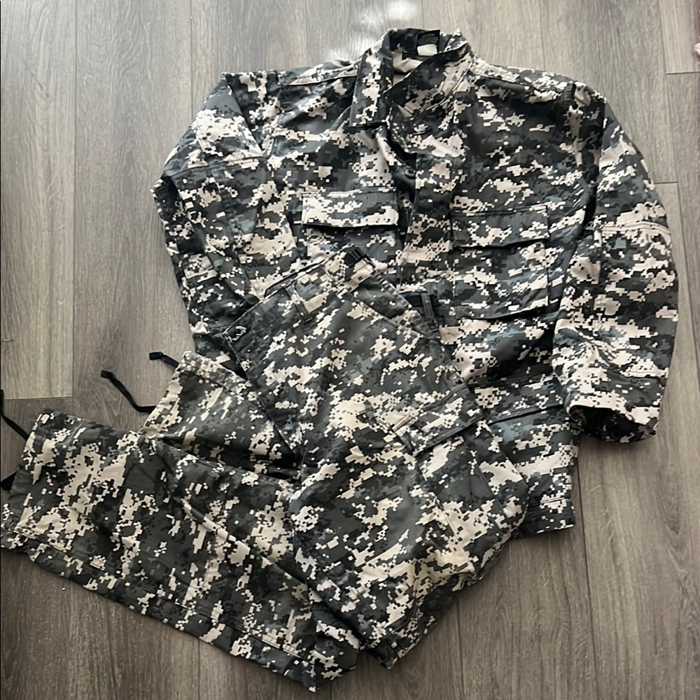 Men’s Camo BDU set military hunting range fishing cargo pants shirt sz M cargo